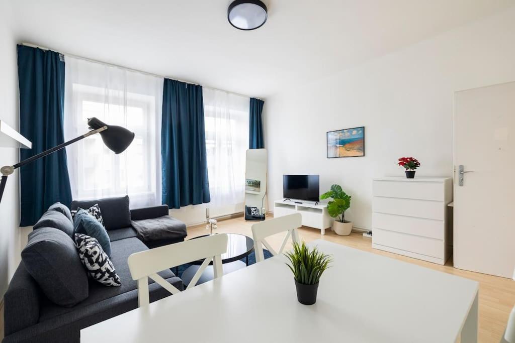 Beautiful 1 Bedroom Apartment Near Schoenbrunn Wiedeń Zewnętrze zdjęcie